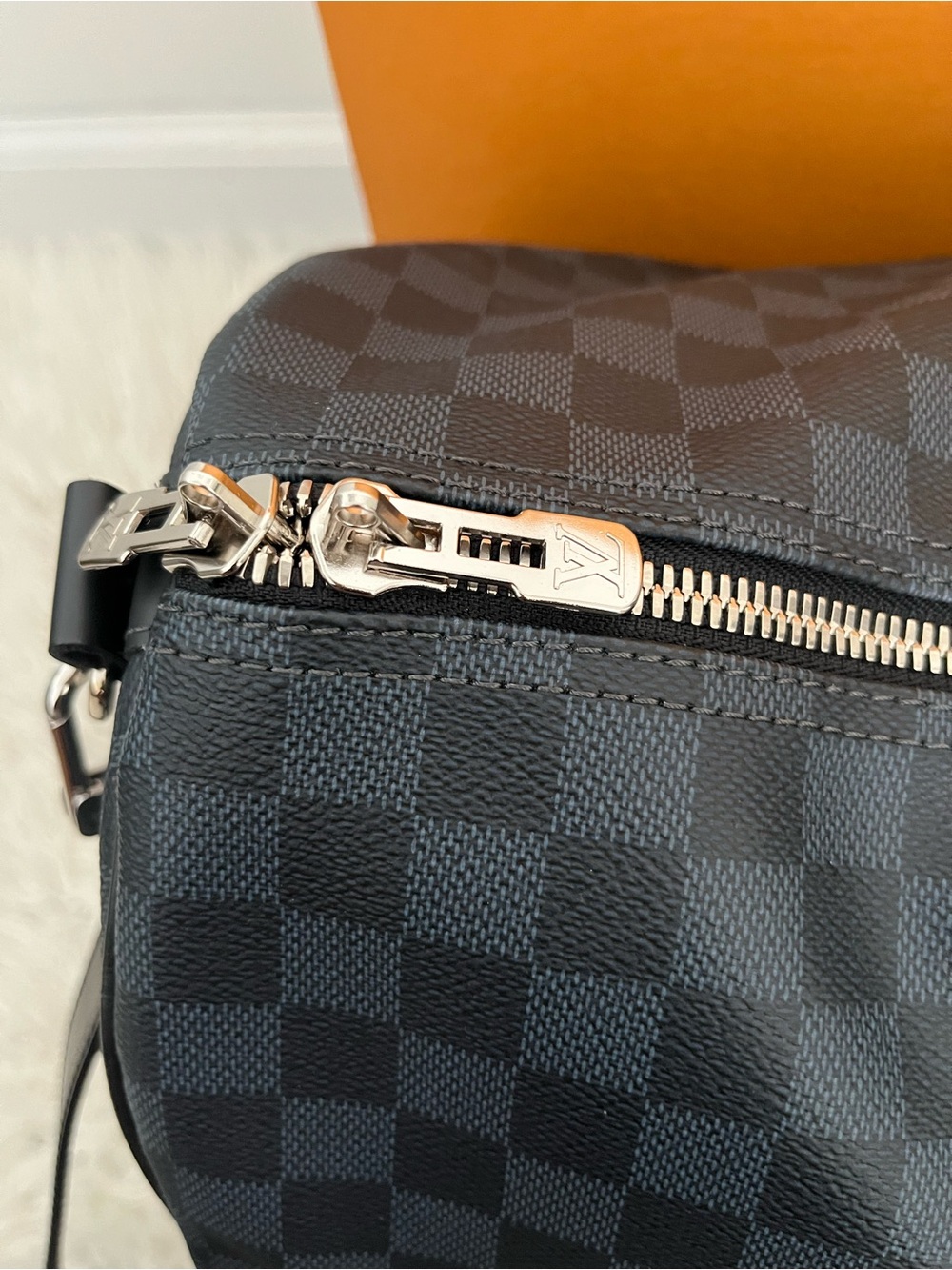 Louis Vuitton Keepall 55 - Picture 10 of 15